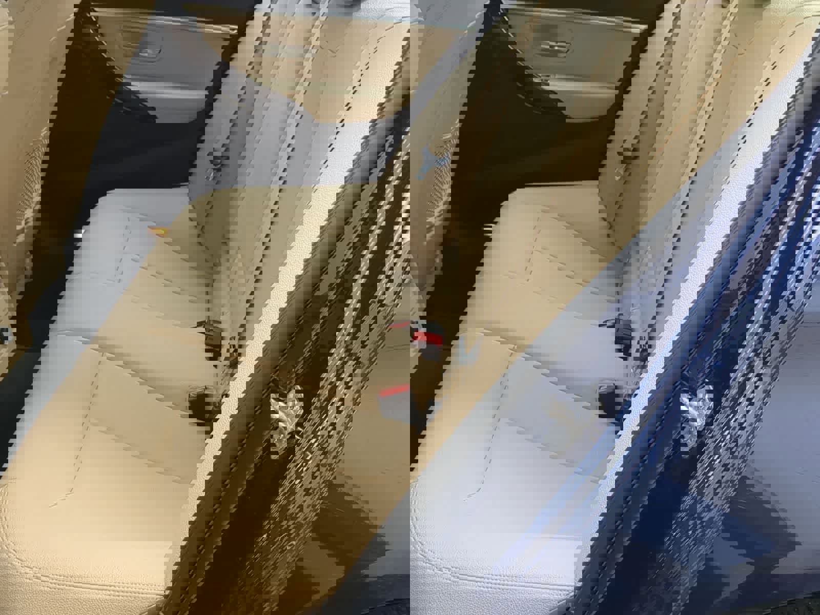 Used 2018 BMW 330i xDrive Sedan w/ Convenience Package AWD/4WD image 19