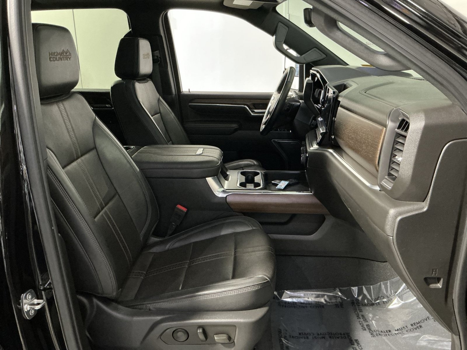 Used 2024 Chevrolet Silverado 2500 High Country w/ High Country Premium Package AWD/4WD image 25