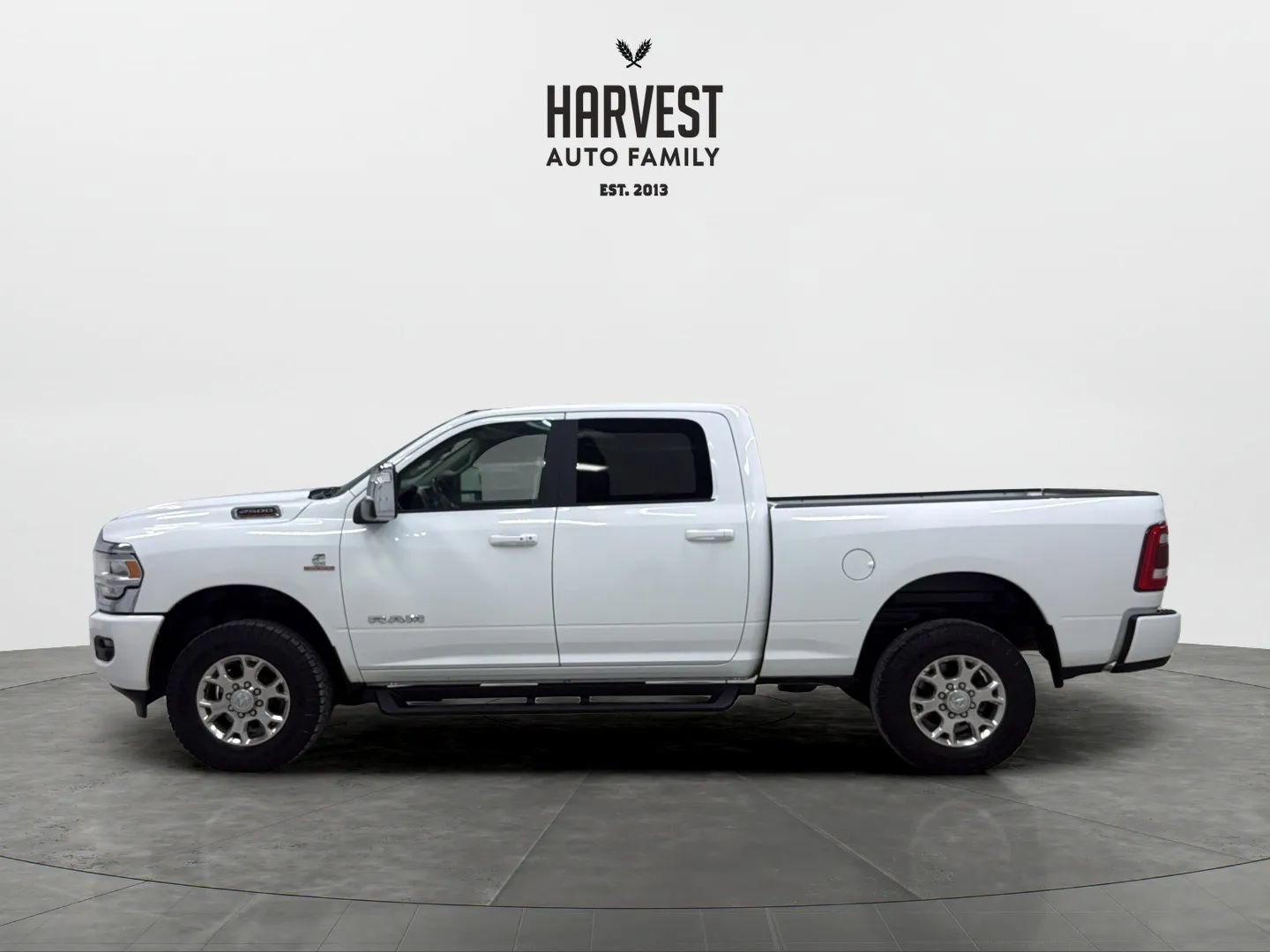Used 2024 RAM 2500 Laramie AWD/4WD image 2