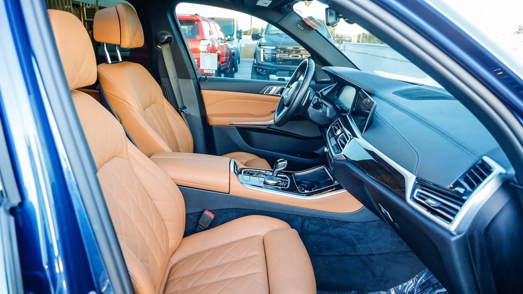 Used 2023 BMW X5 M50i AWD/4WD image 21