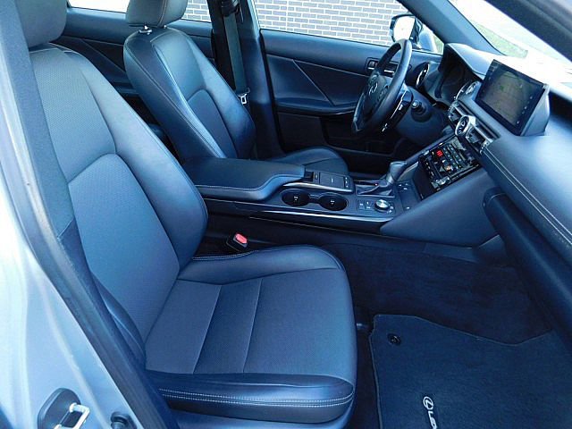 Used 2021 Lexus IS 300 w/ Comfort Package image 21
