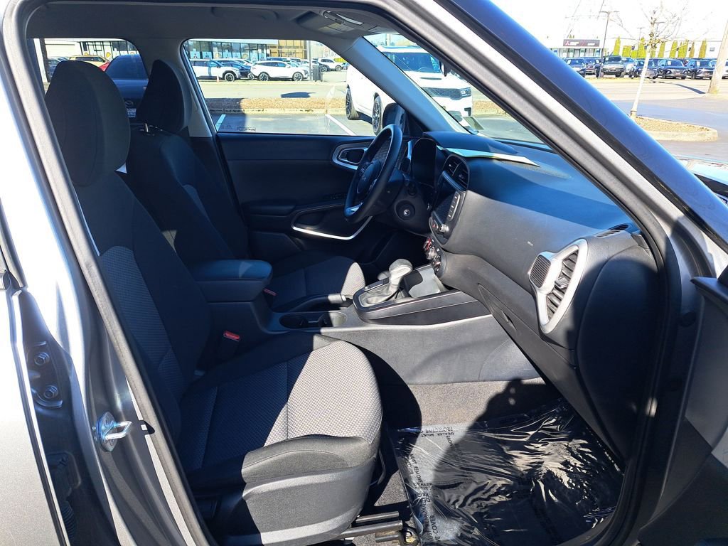 Used 2023 Kia Soul LX w/ Option Group 015 image 18