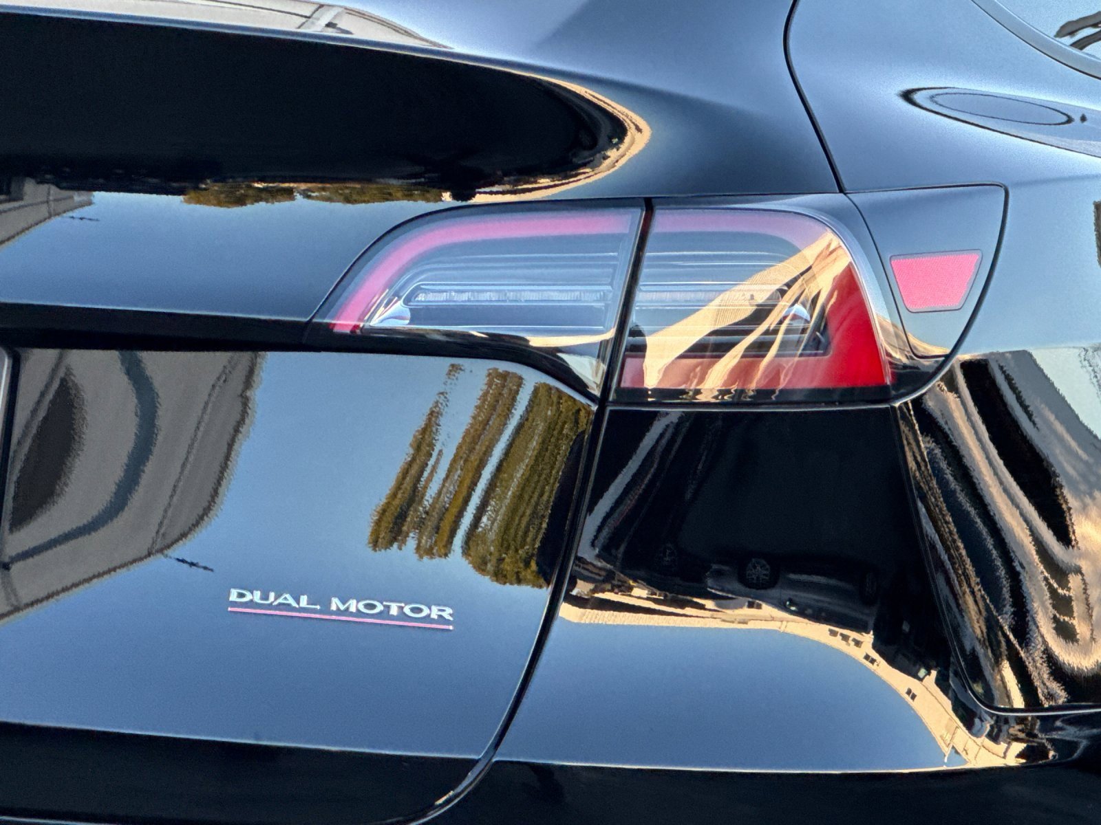 Used 2023 Tesla Model Y Performance image 25