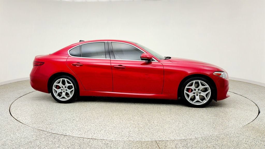 Used 2020 Alfa Romeo Giulia Ti w/ Active Blind Spot Package AWD/4WD image 4