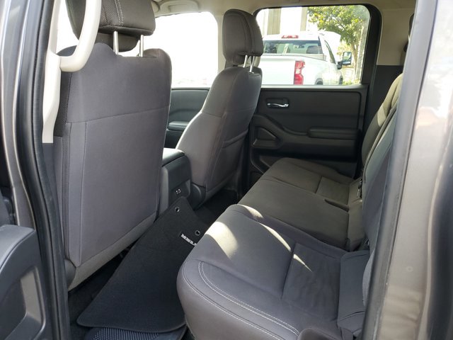 Used 2023 Nissan Frontier SV w/ Tow Package image 8