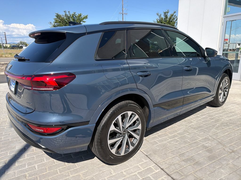 Used 2025 Audi Q6 e-tron Premium w/ Convenience Package AWD/4WD image 5