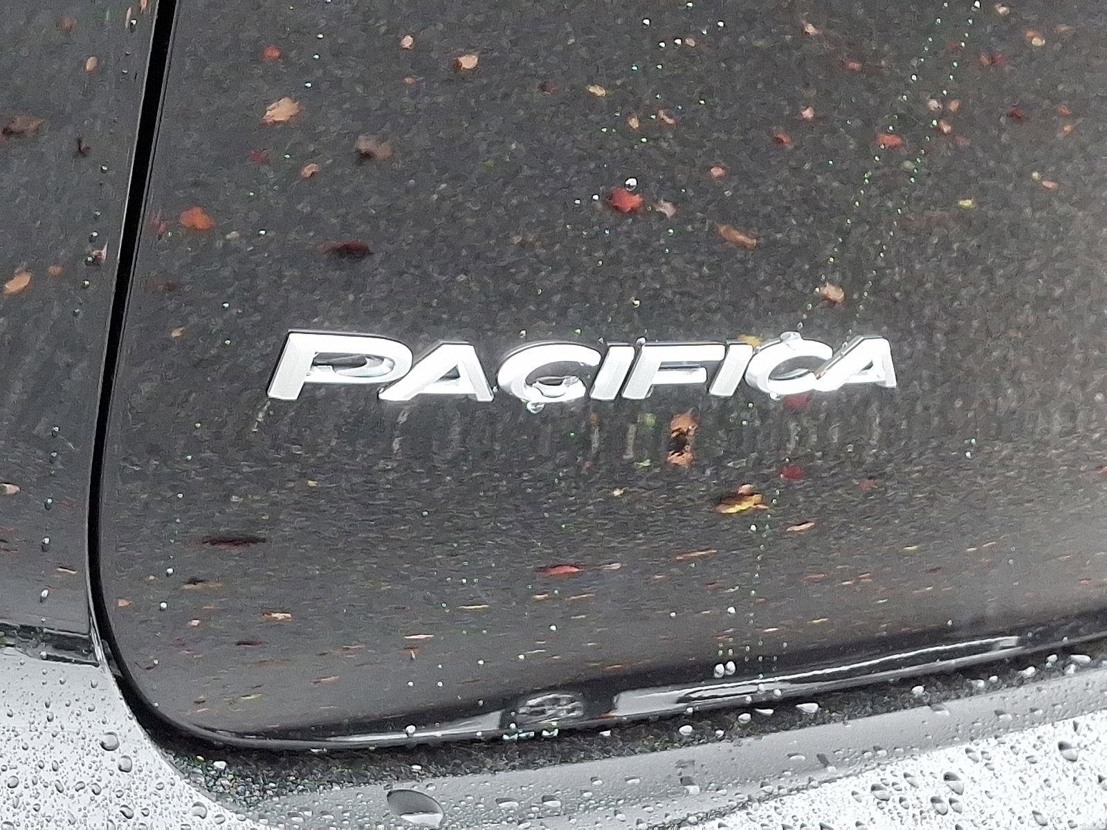 New 2026 Chrysler Pacifica Pinnacle image 14
