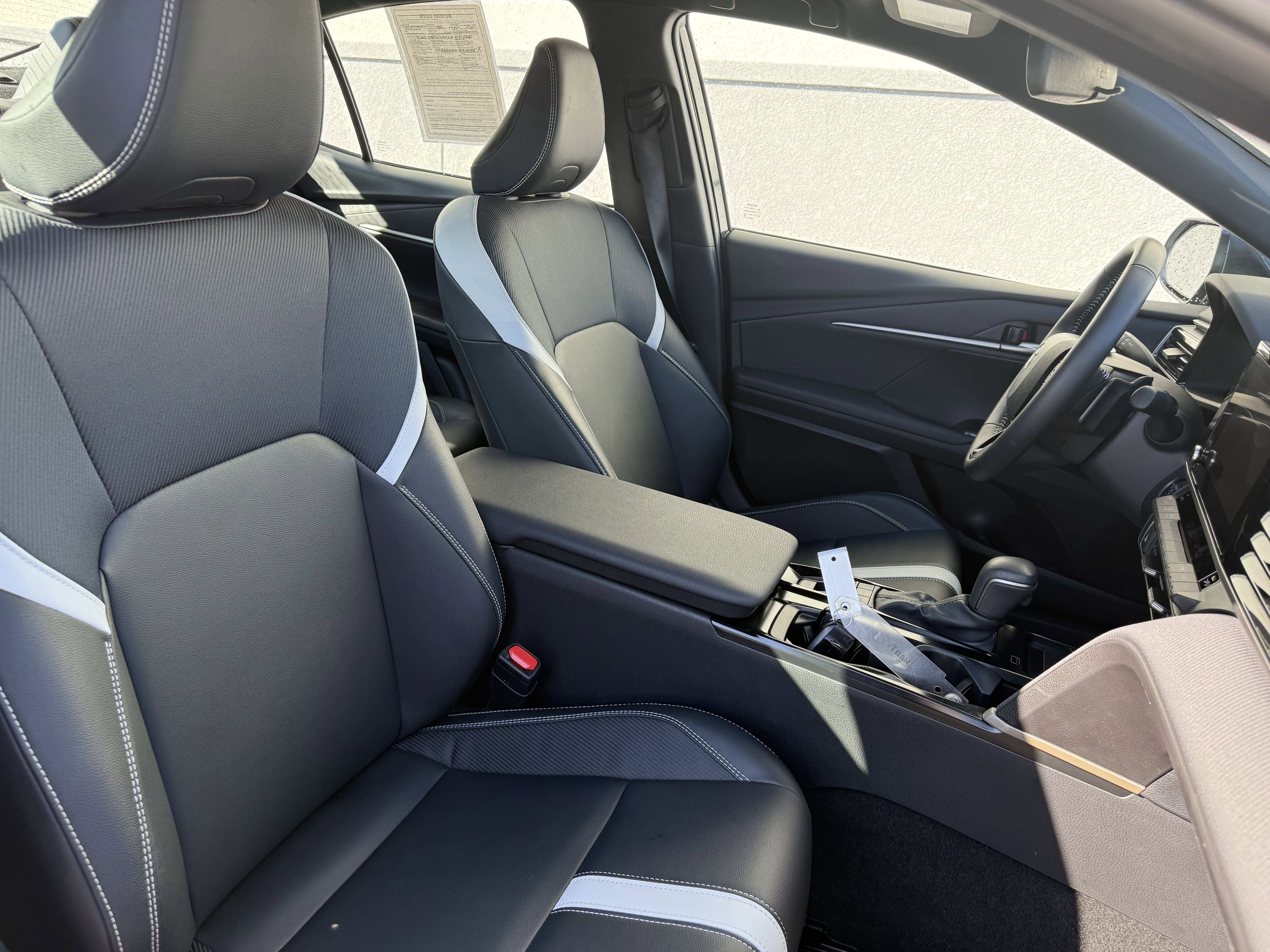 Certified 2025 Toyota Camry SE image 5