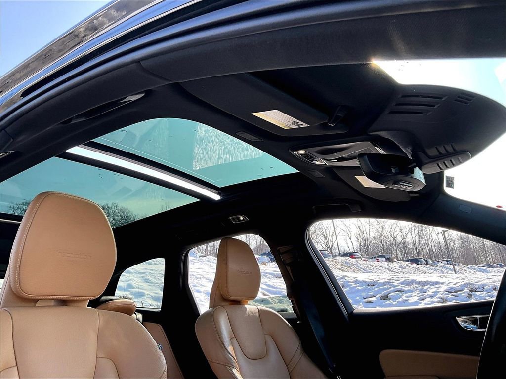 Used 2019 Volvo XC60 T5 Inscription w/ Protection Package image 20
