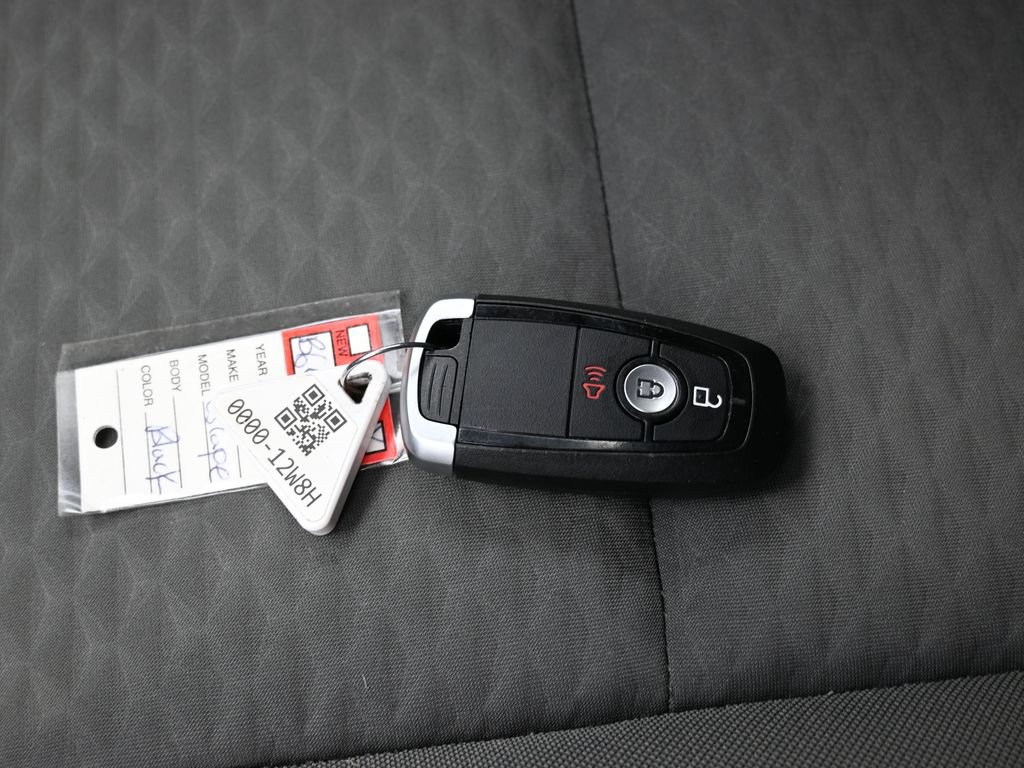 Used 2022 Ford Escape SE AWD/4WD image 30