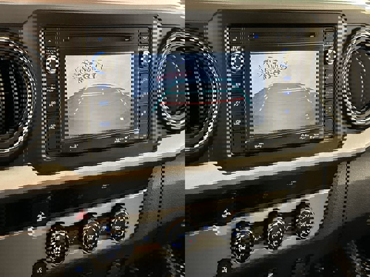 Used 2018 Toyota Tacoma SR5 image 18