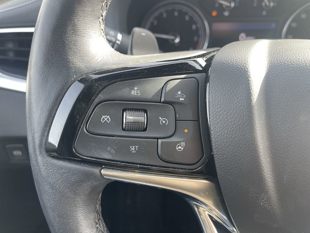Used 2023 Buick Enclave Essence image 19