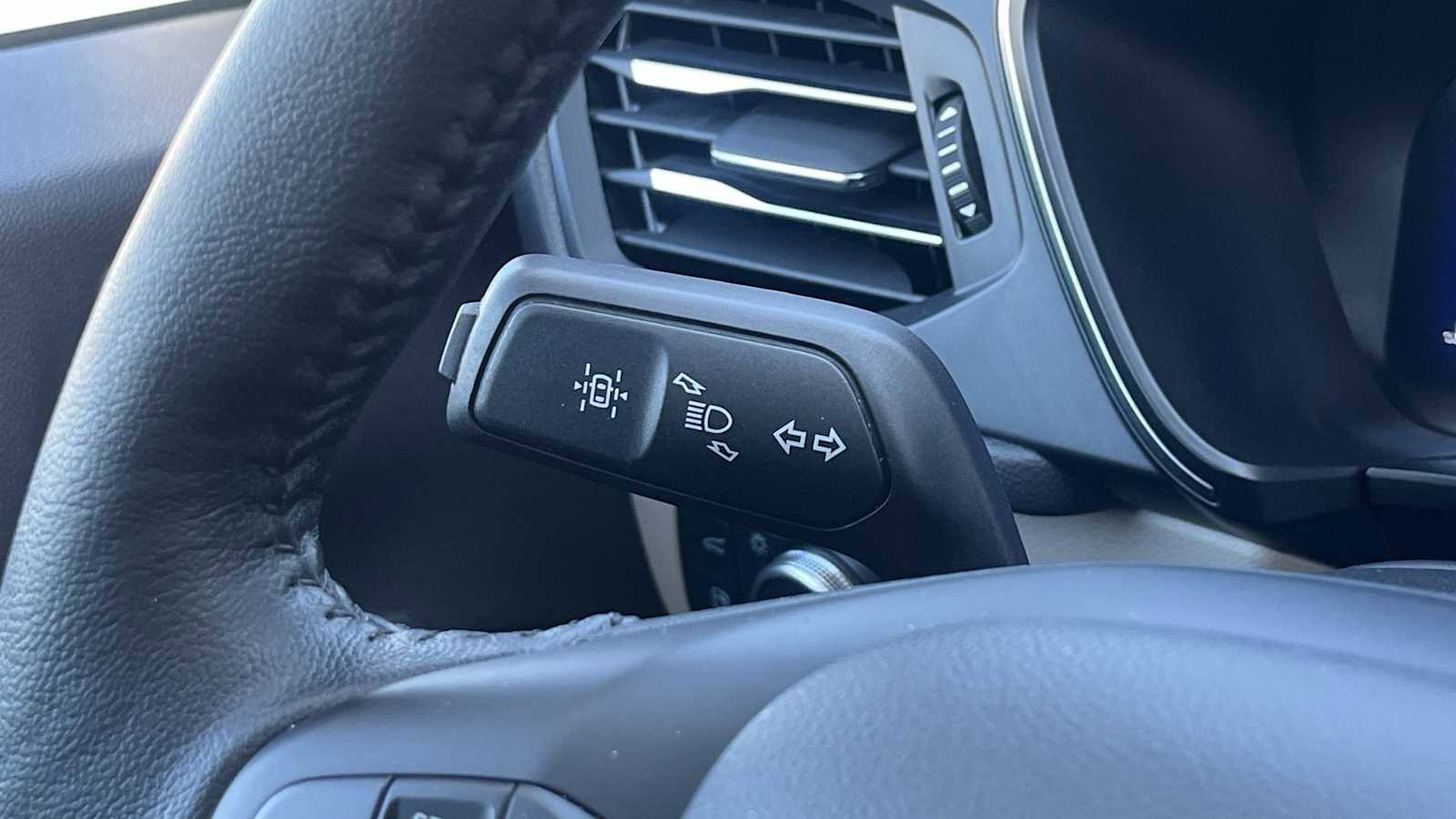 Used 2020 Ford Escape Titanium w/ Titanium Premium Package 2.0 image 35