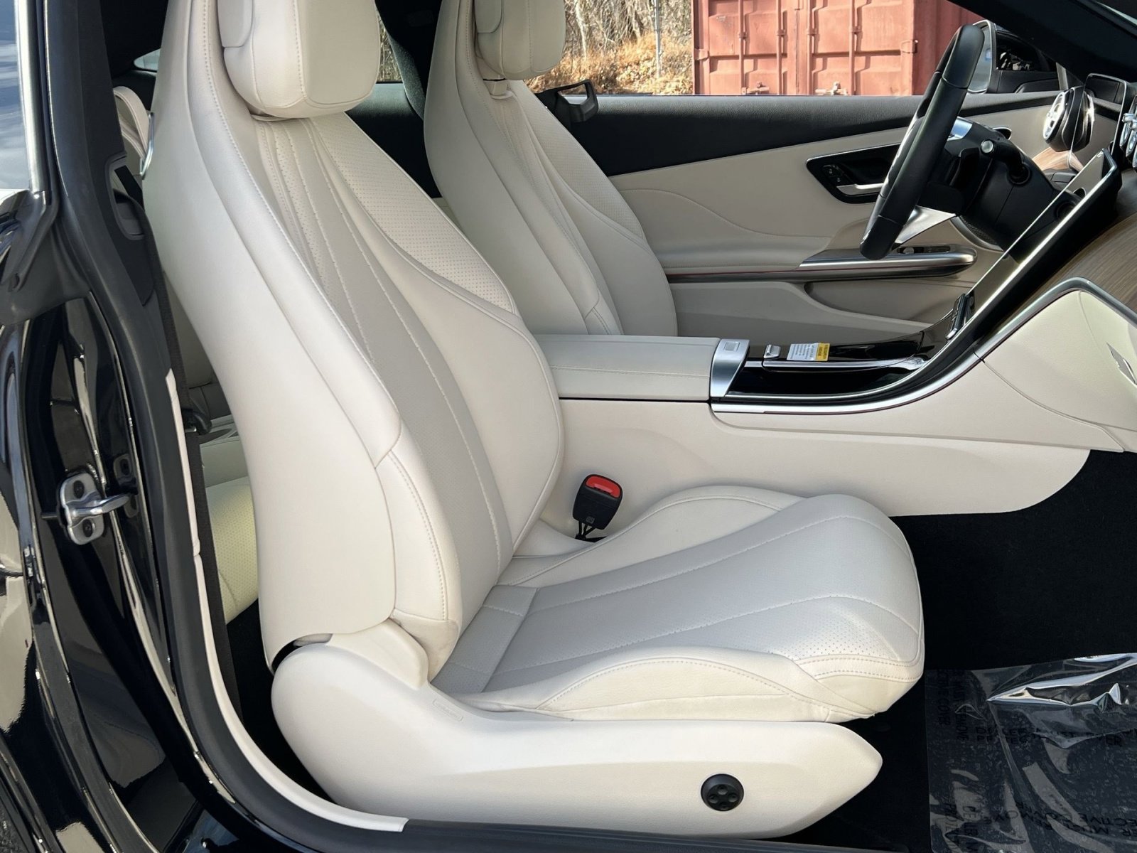 Certified 2025 Mercedes-Benz CLE 300 4MATIC Coupe image 26