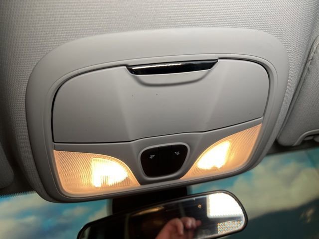 Used 2019 Jeep Cherokee Latitude w/ Cold Weather Group image 43