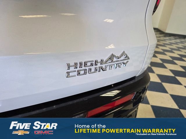 New 2026 Chevrolet Traverse High Country w/ LPO, Floor Liner Package FWD image 7