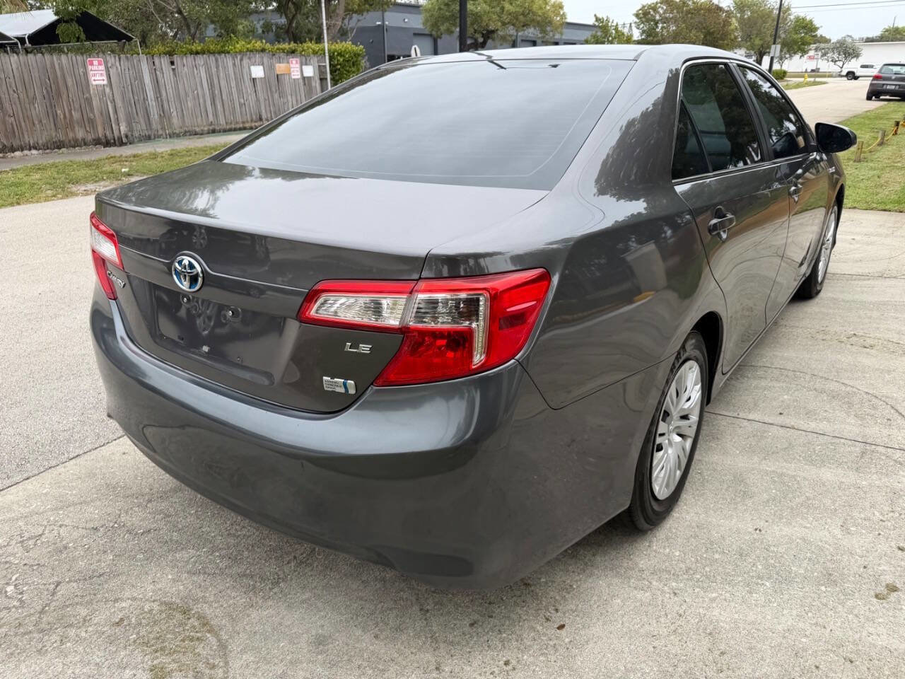 Used 2013 Toyota Camry LE image 10