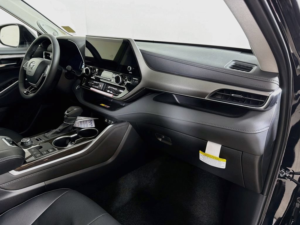 New 2026 Toyota Highlander Limited AWD/4WD image 26