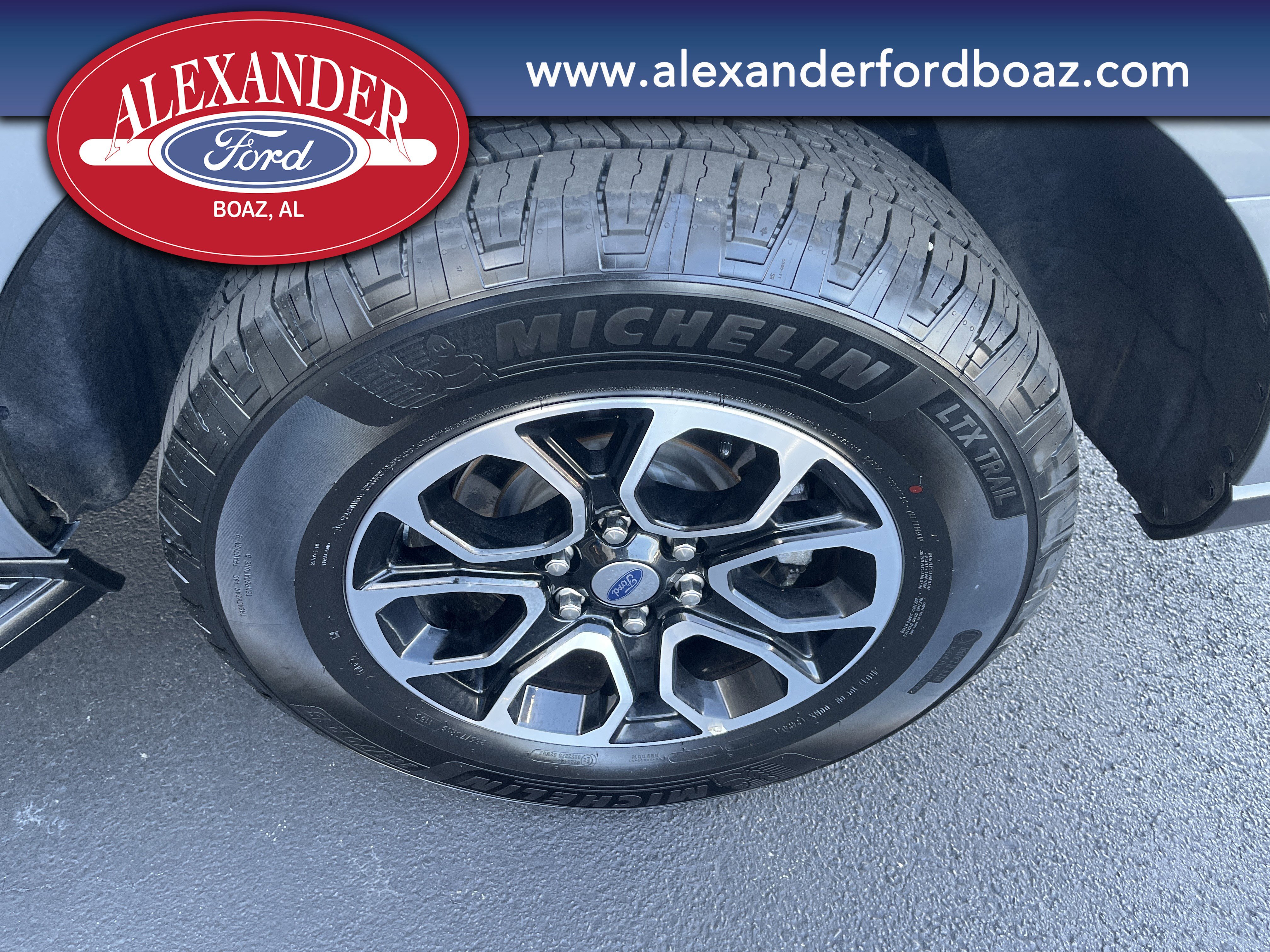 Used 2024 Ford Expedition XLT image 8