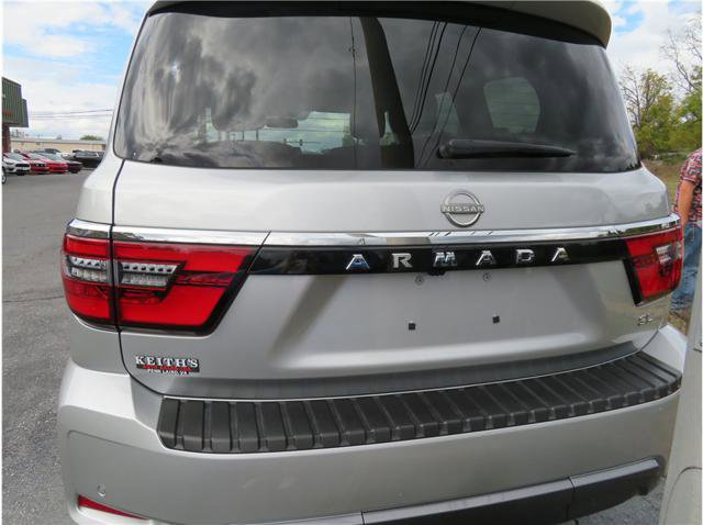 Used 2024 Nissan Armada SL w/ Captain's Chairs Package image 40