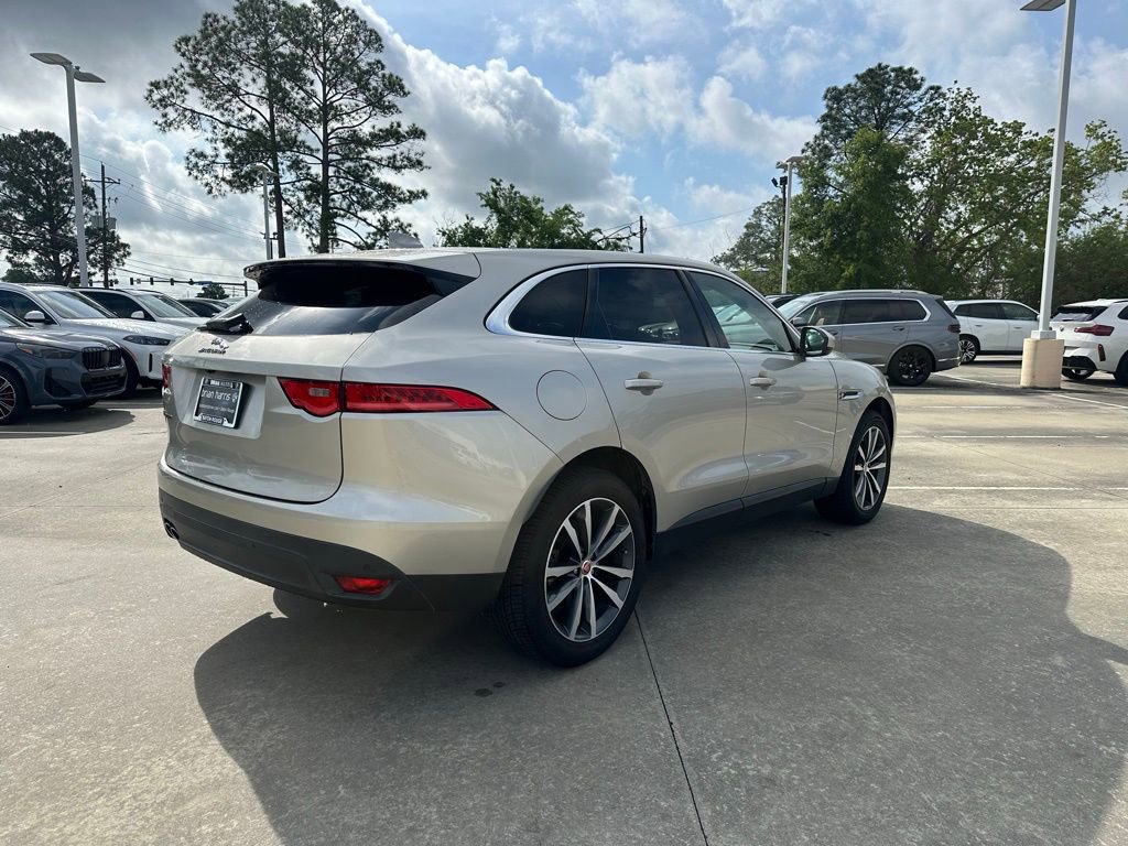Used 2017 Jaguar F-PACE Prestige image 3