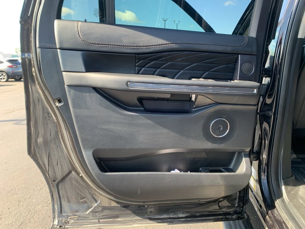 Used 2021 Ford Expedition Max Platinum AWD/4WD image 37