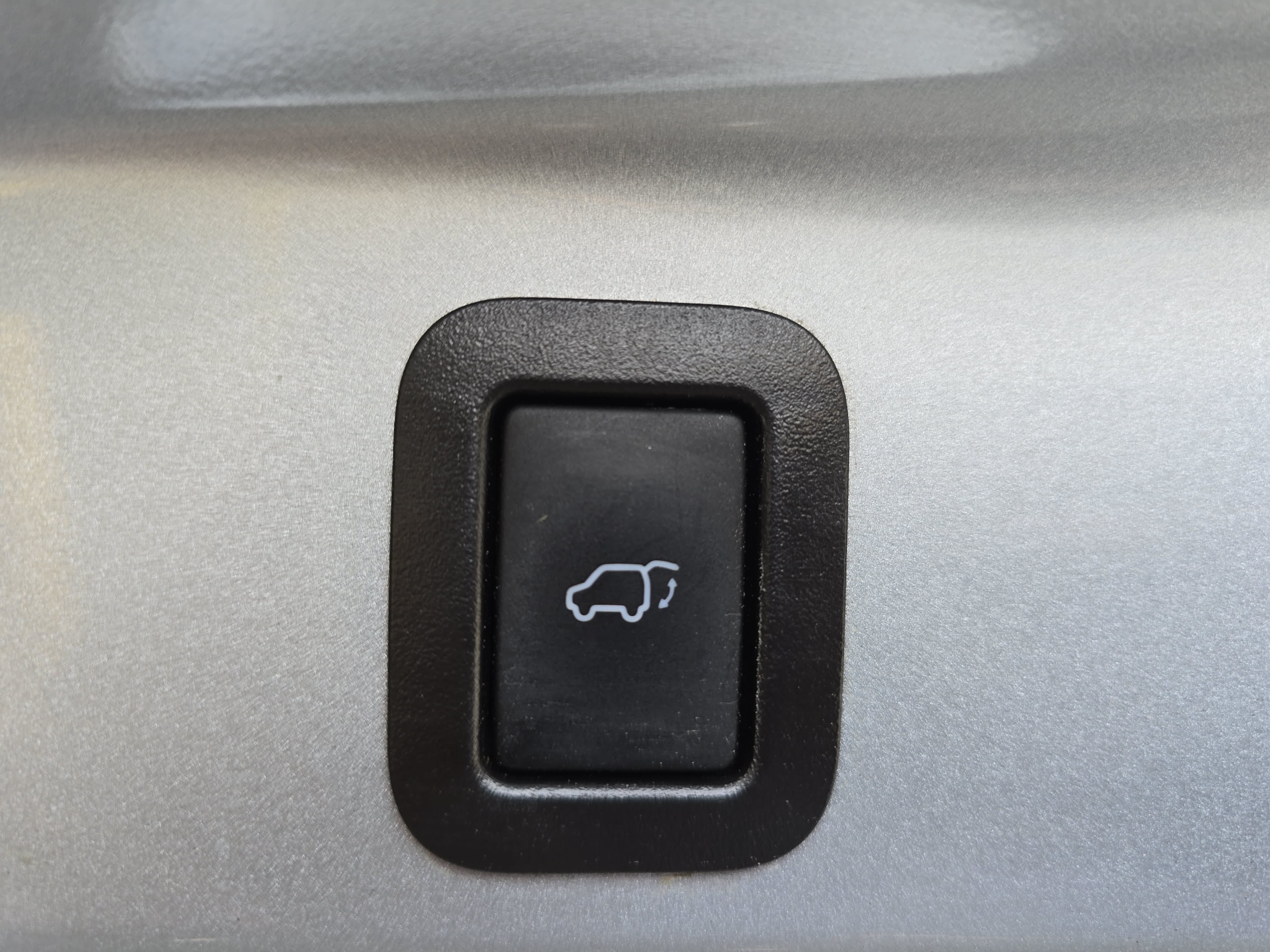 Used 2019 Toyota Highlander XLE AWD/4WD image 14