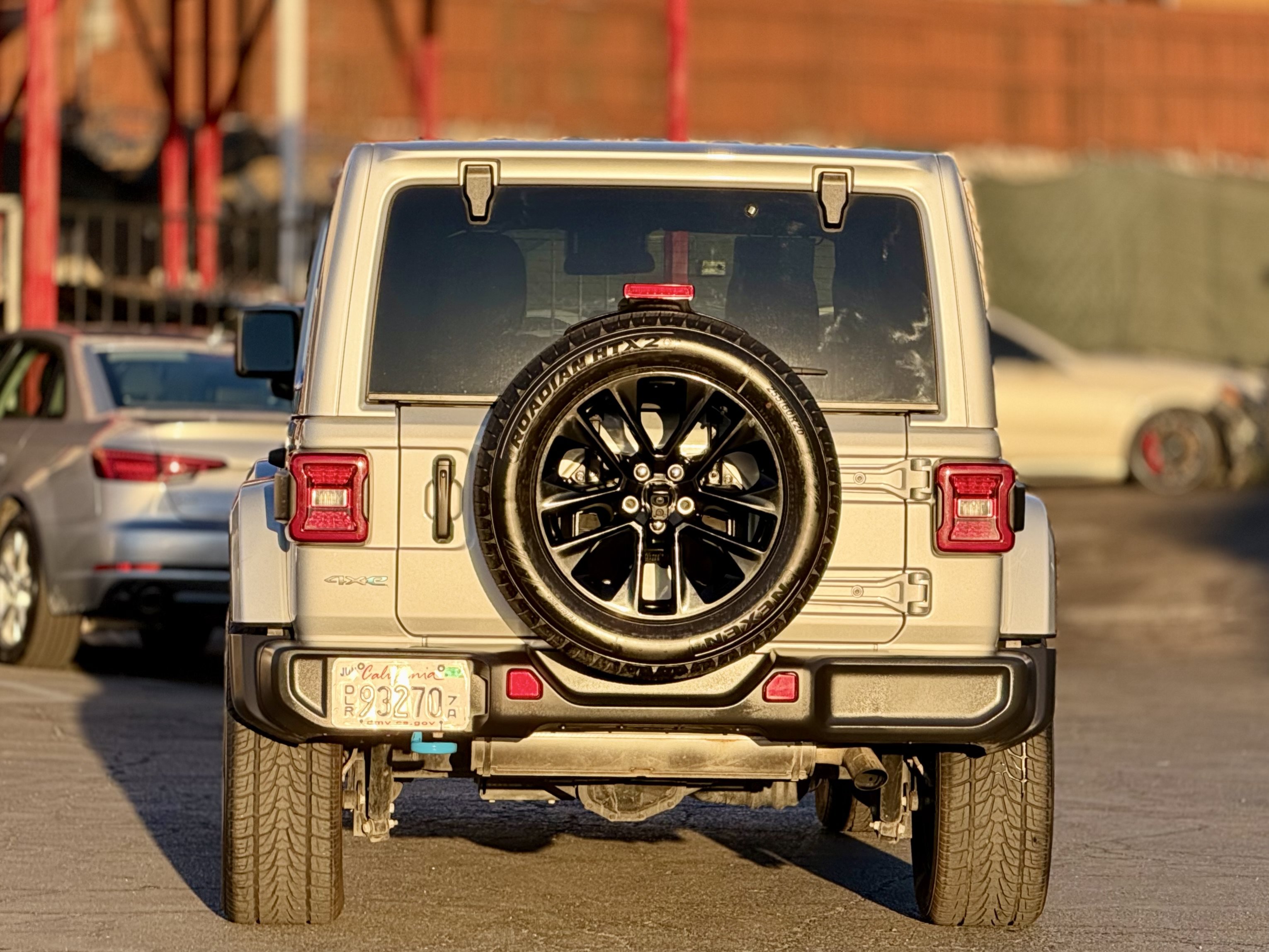 Used 2024 Jeep Wrangler Unlimited Sahara AWD/4WD image 11
