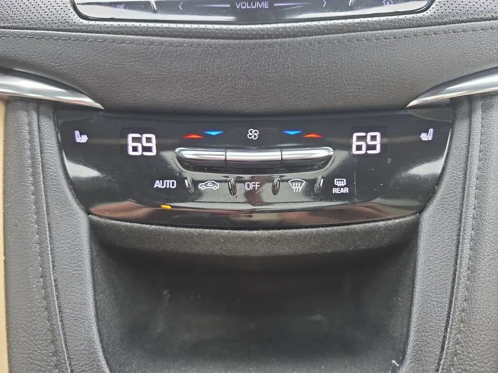 Used 2019 Cadillac XT5 Luxury FWD image 36