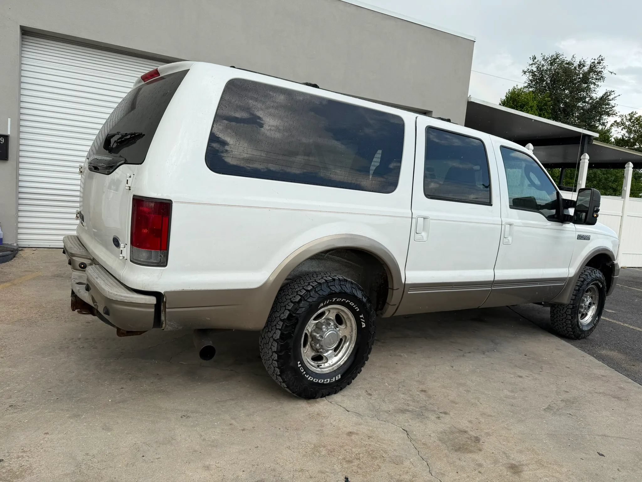 Used 2005 Ford Excursion Eddie Bauer AWD/4WD image 3