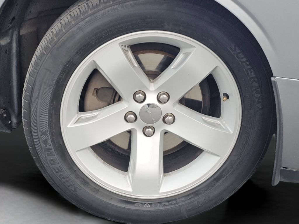 Used 2014 Dodge Challenger SXT image 17