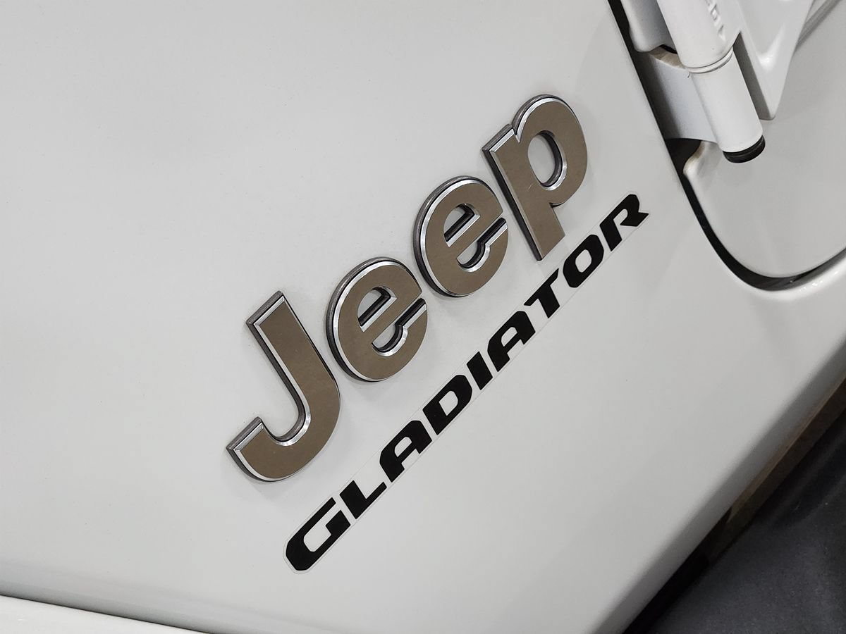 Used 2022 Jeep Gladiator Overland w/ LED Lighting Group AWD/4WD image 25