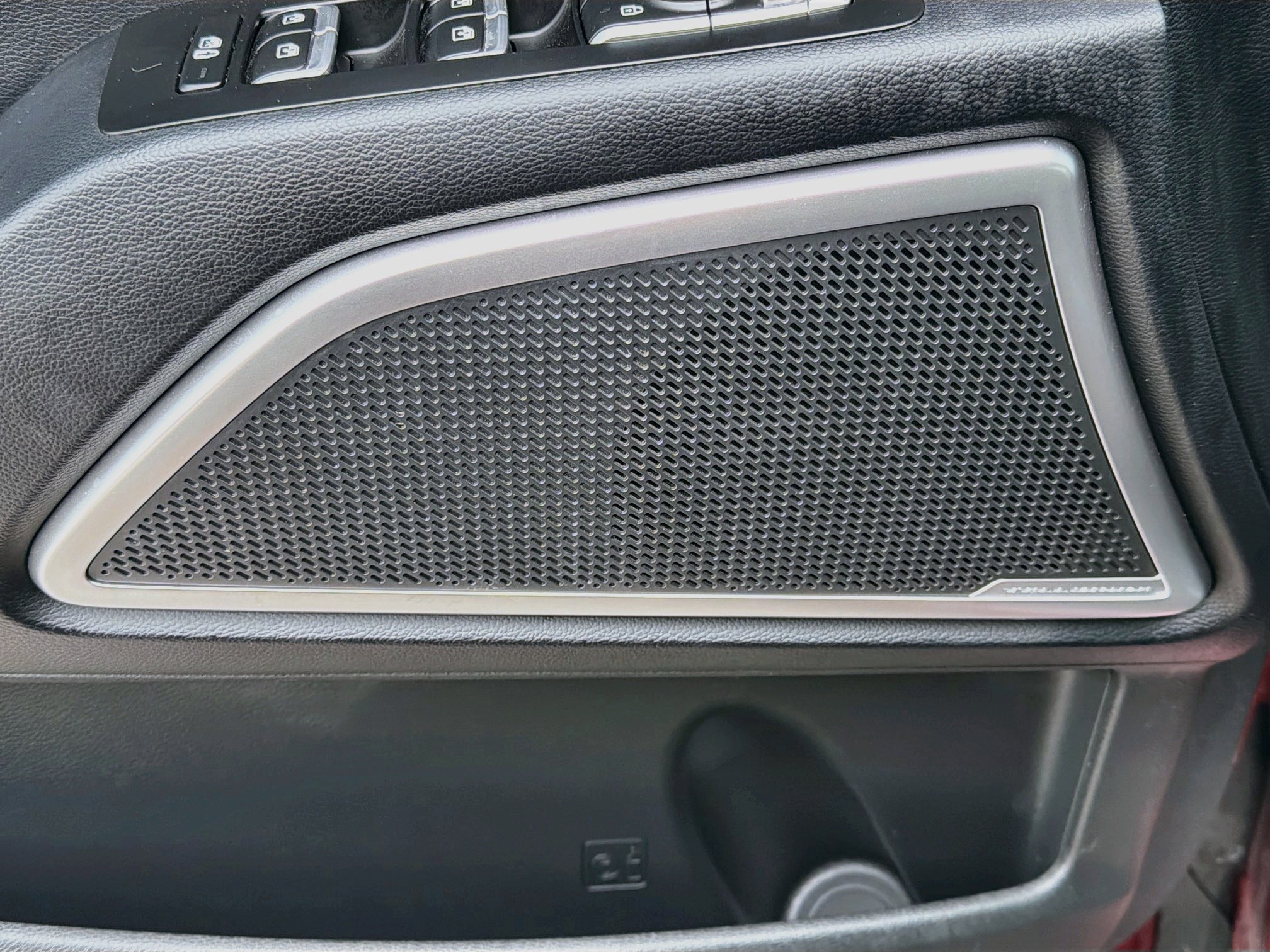 Used 2024 Kia Telluride EX w/ EX Captain's Chair Package FWD image 26