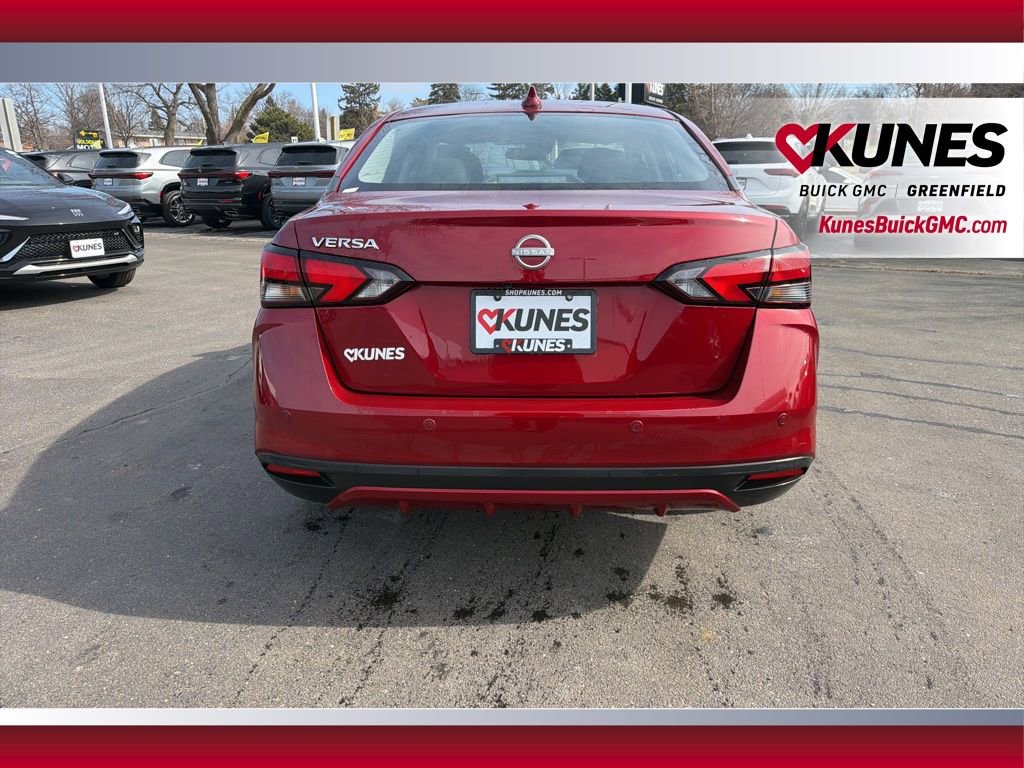 Used 2025 Nissan Versa SV image 8