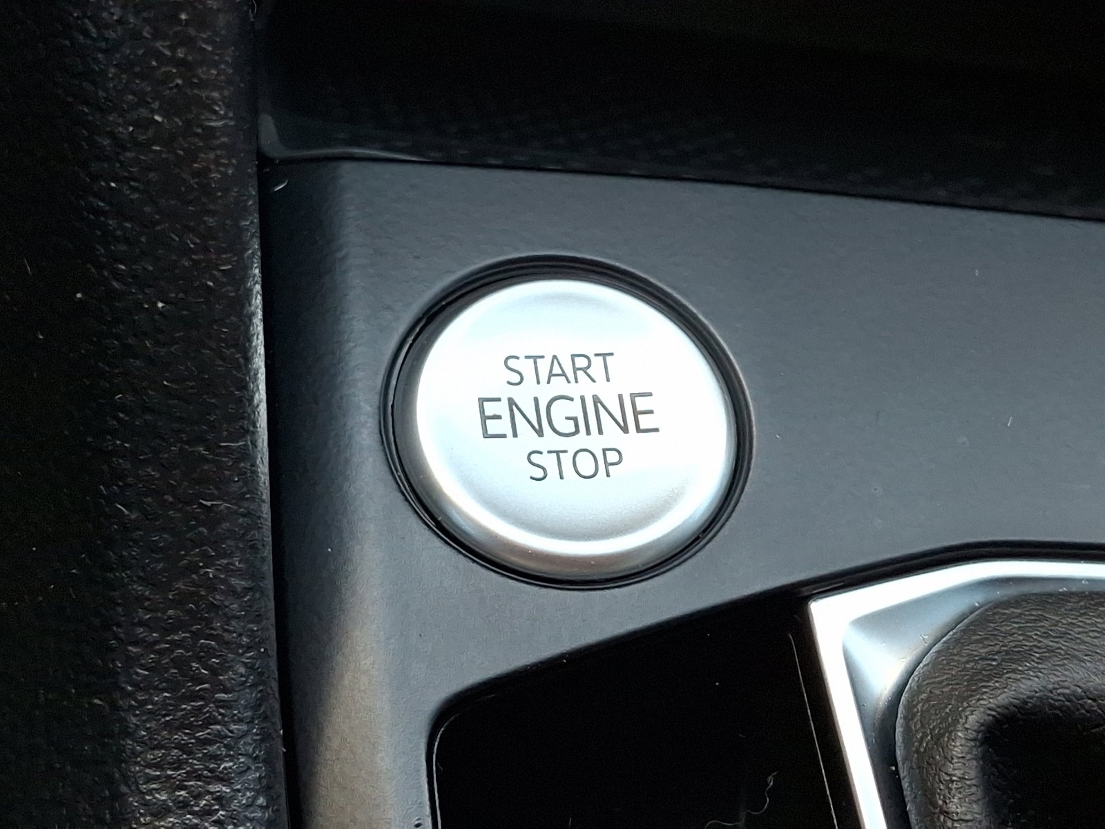 Used 2022 Volkswagen Taos SE w/ Driver Assistance Package AWD/4WD image 27