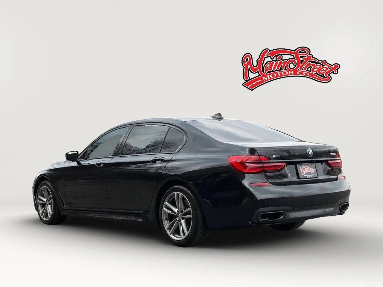 Used 2017 BMW 750i xDrive AWD/4WD image 5