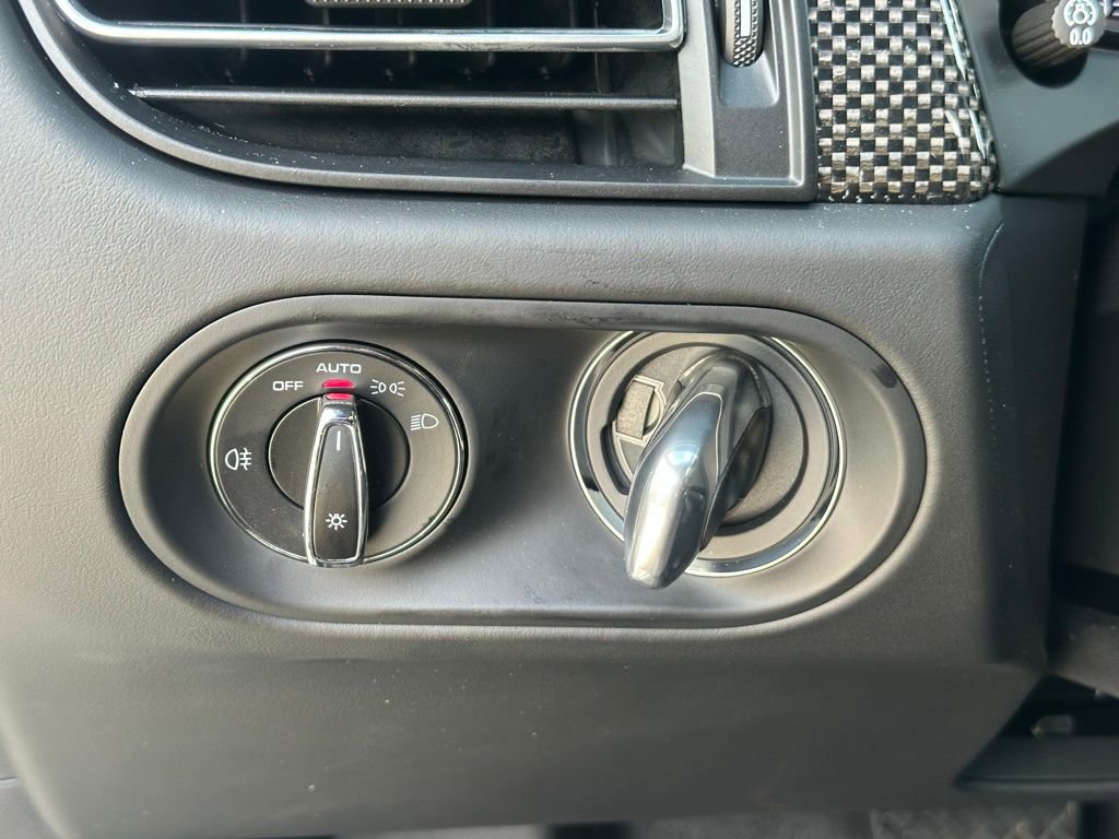 Certified 2026 Porsche Macan GTS image 33