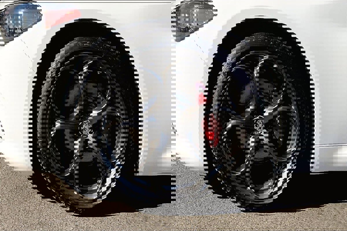 New 2025 Alfa Romeo Giulia w/ Driving Assist Package image 12