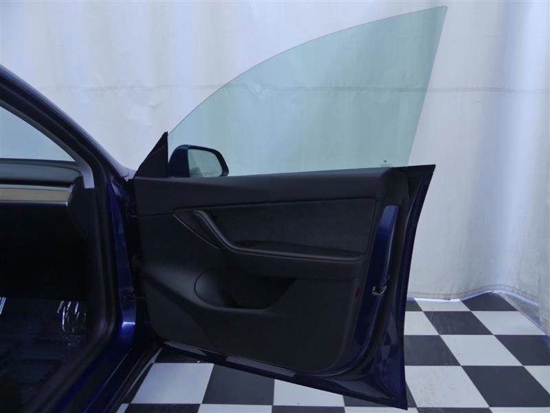 Used 2021 Tesla Model Y Long Range image 26