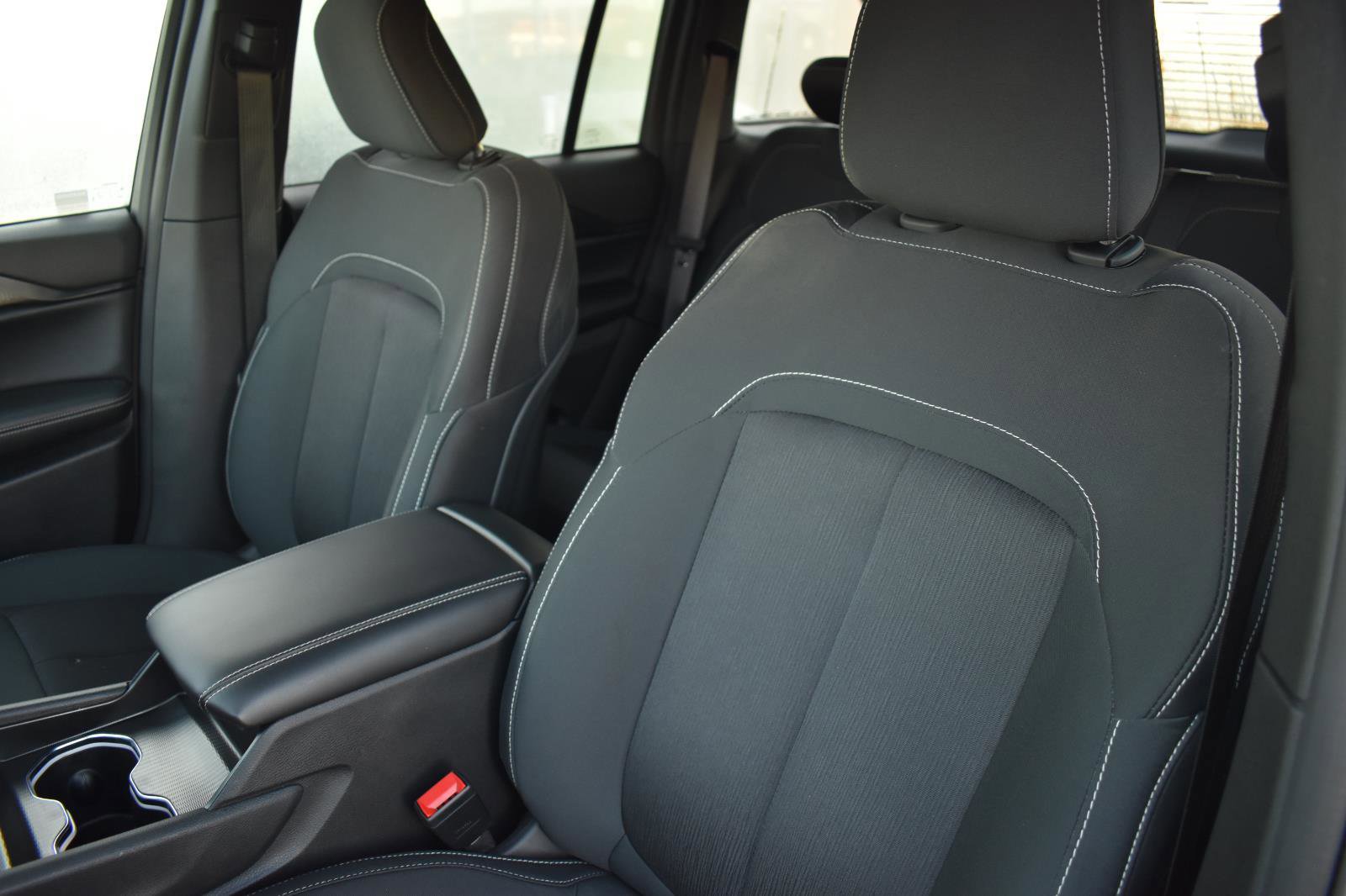 Used 2024 Jeep Grand Cherokee Laredo w/ Trailer Tow Package image 25