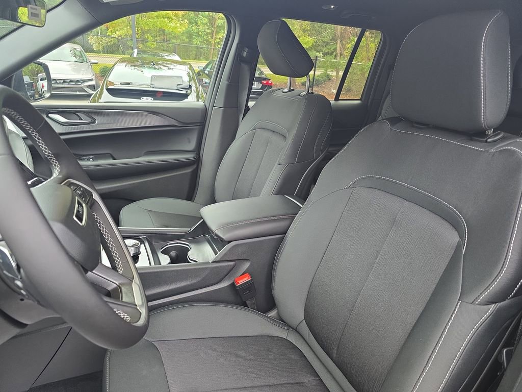 New 2025 Jeep Grand Cherokee Laredo image 15