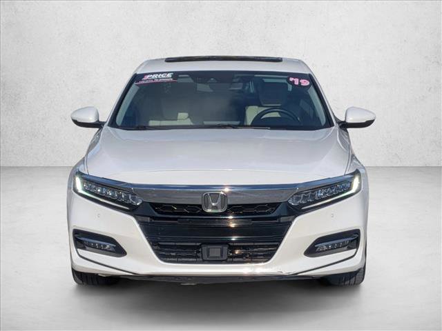 Used 2019 Honda Accord Touring image 2