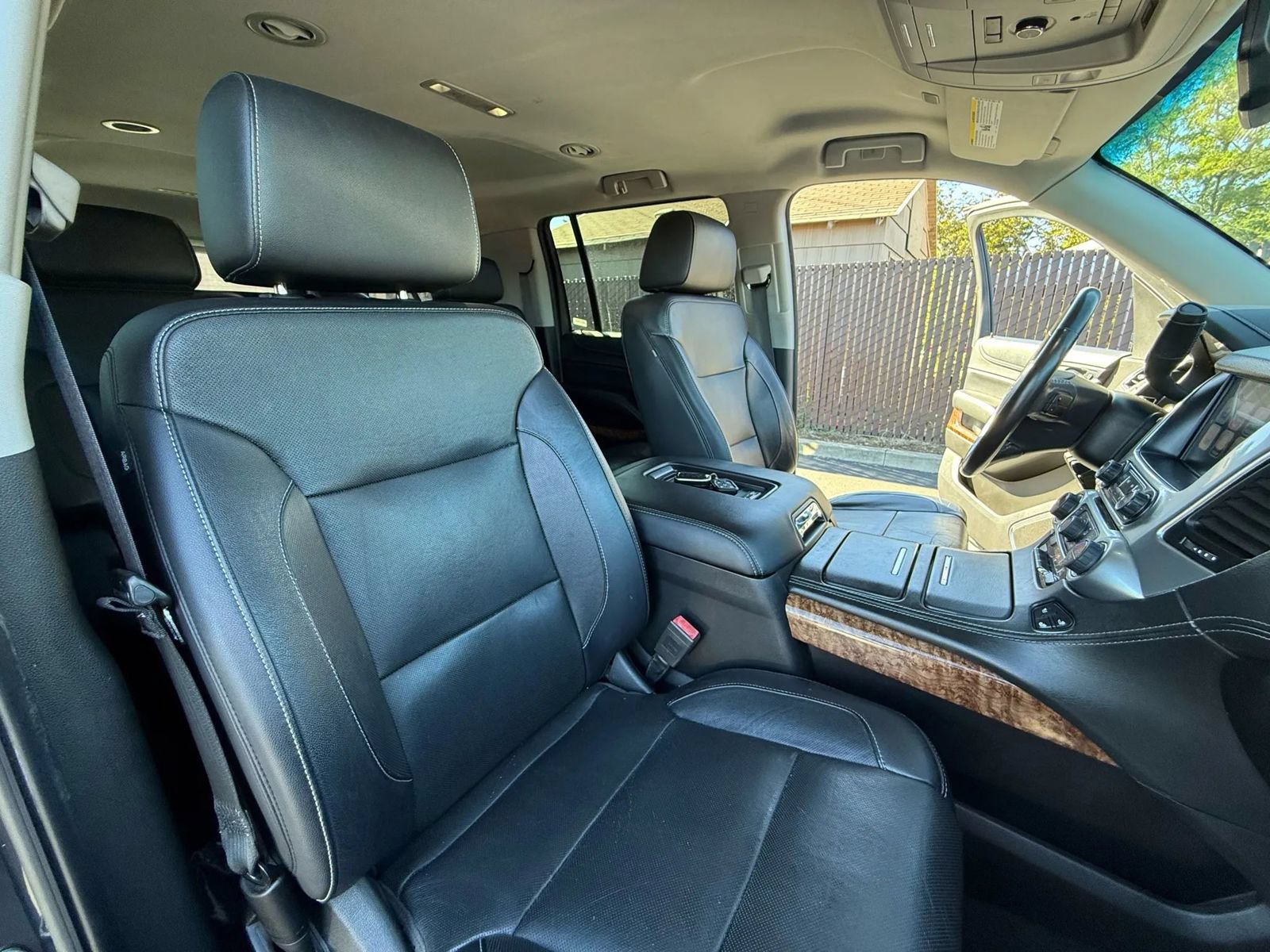 Used 2018 Chevrolet Suburban Premier AWD/4WD image 33