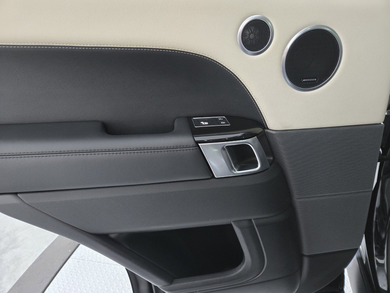 Used 2022 Land Rover Range Rover Sport HSE Silver Edition image 20