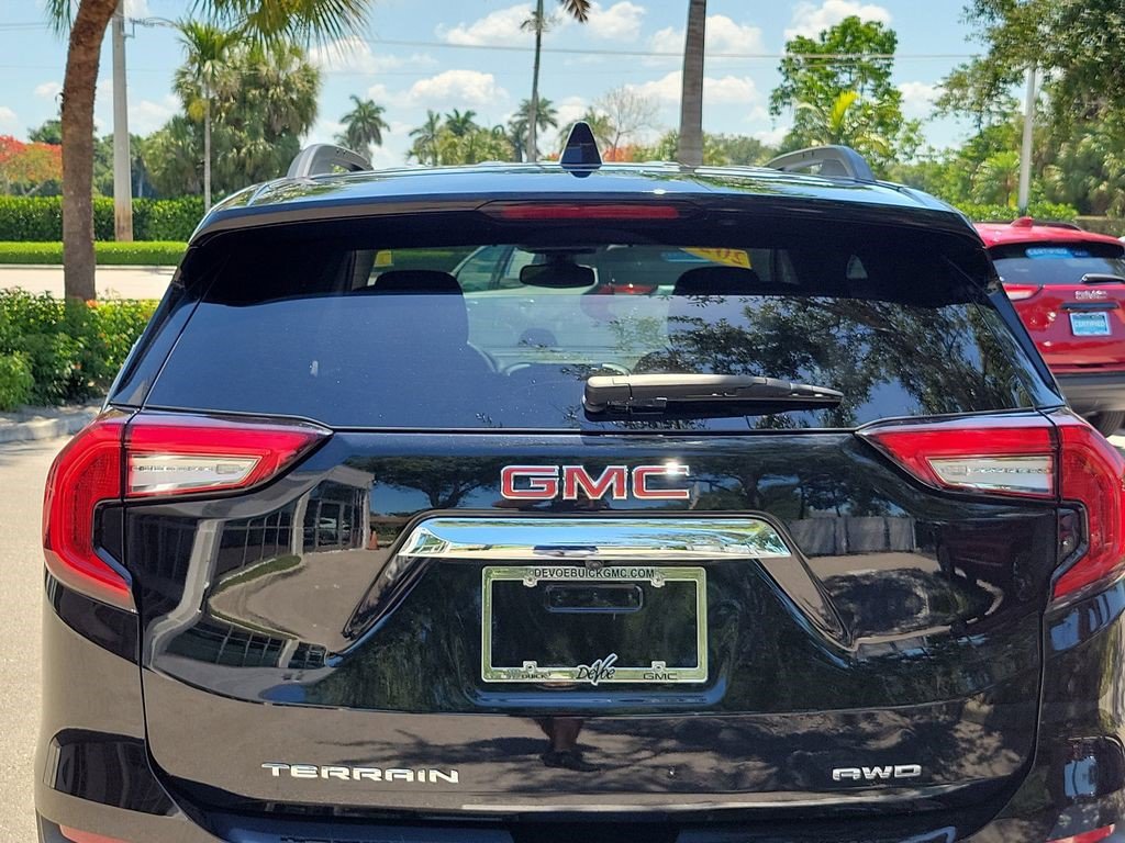Certified 2022 GMC Terrain SLE w/ Driver Convenience Package AWD/4WD image 14