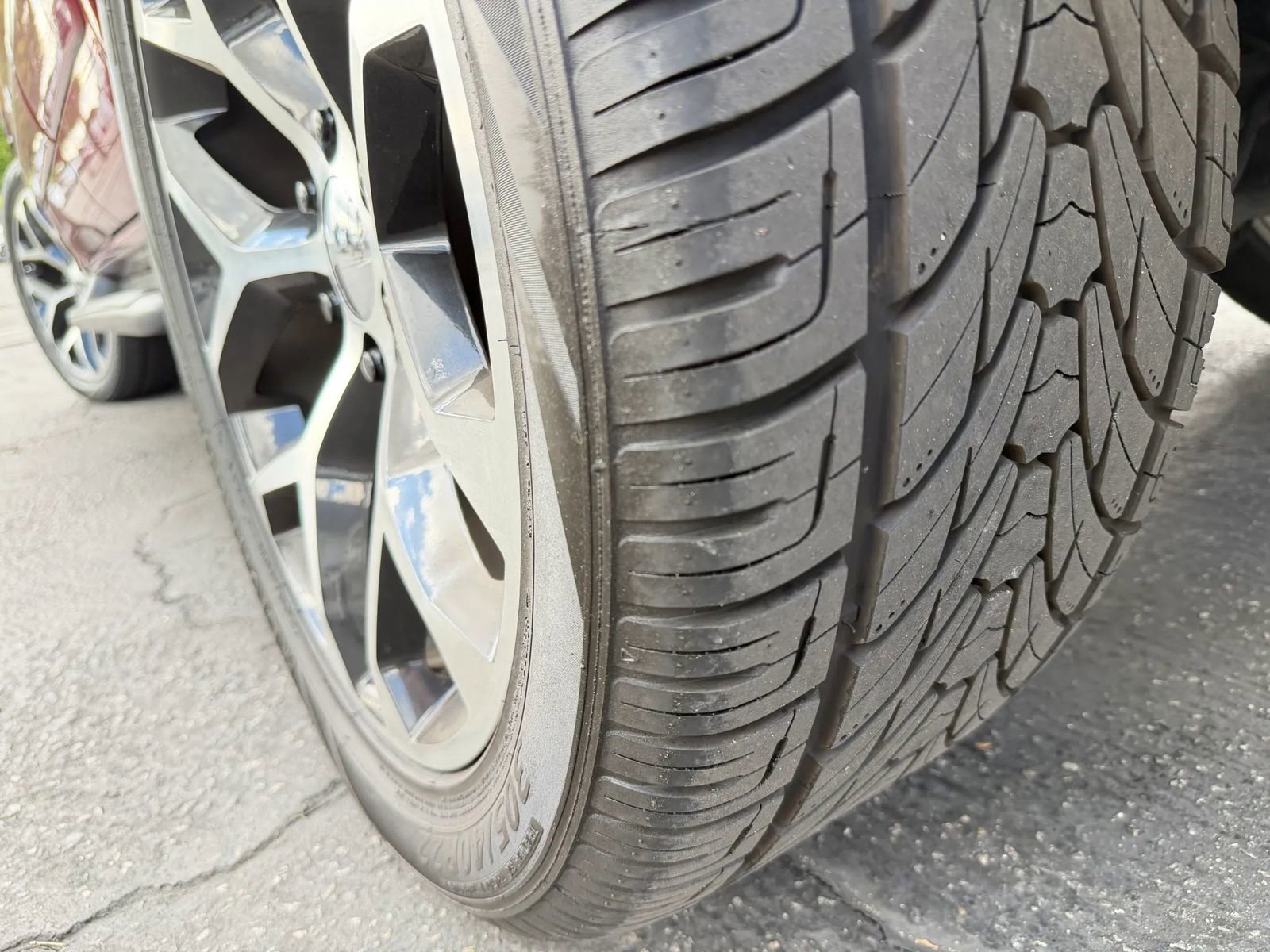 Used 2004 GMC Yukon SLE RWD image 39