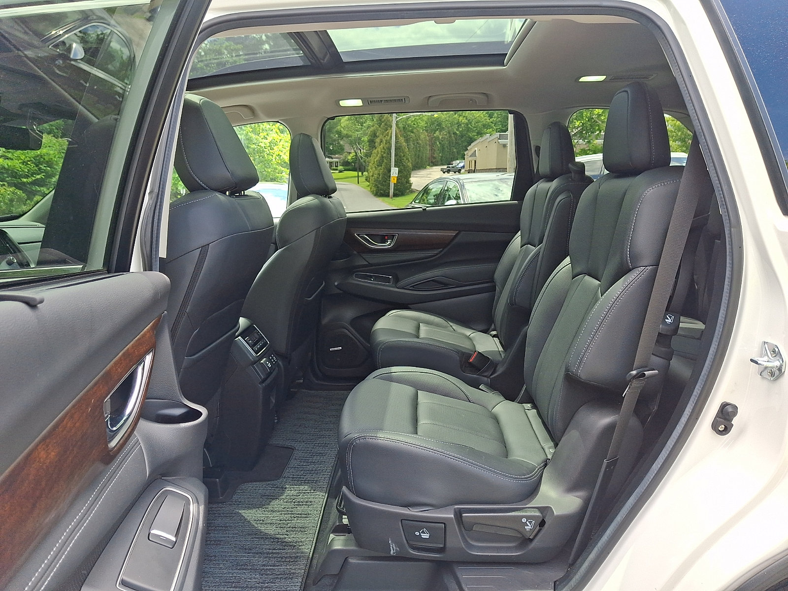 Used 2024 Subaru Ascent Touring AWD/4WD image 11