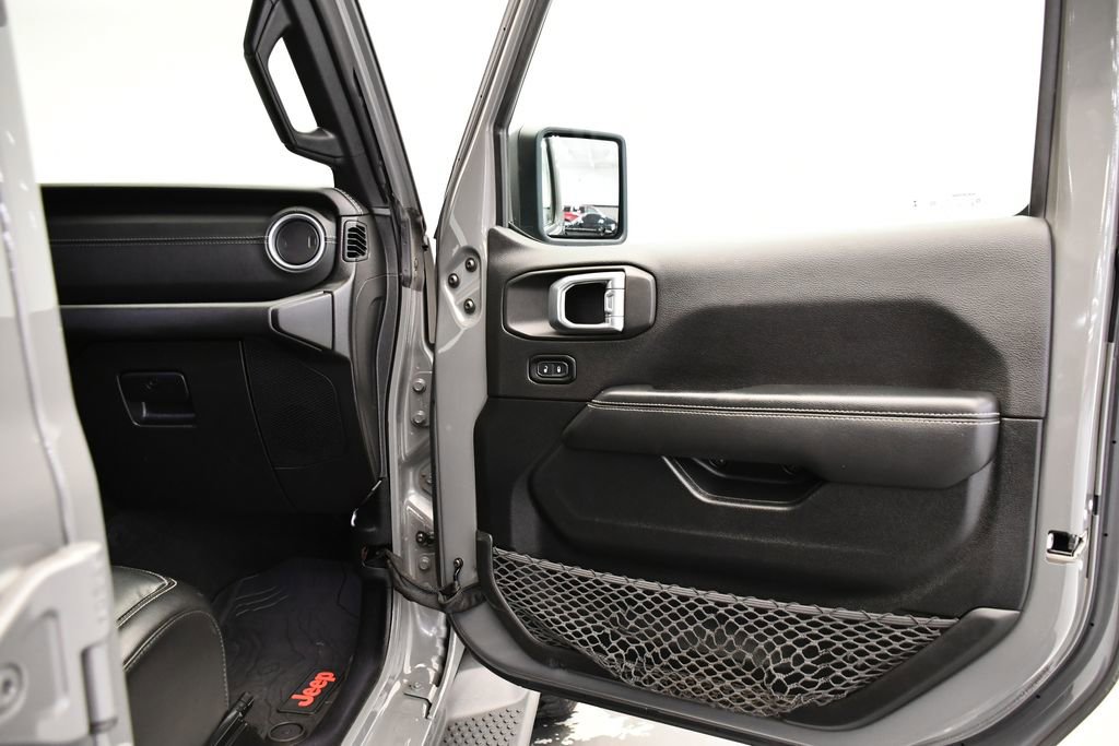 Used 2021 Jeep Wrangler Unlimited Sahara image 39