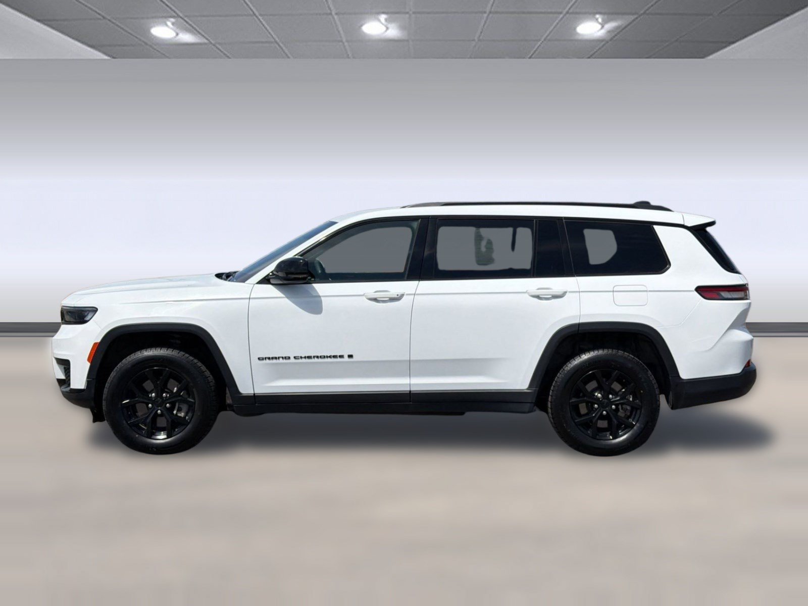 Used 2024 Jeep Grand Cherokee L Laredo AWD/4WD image 2