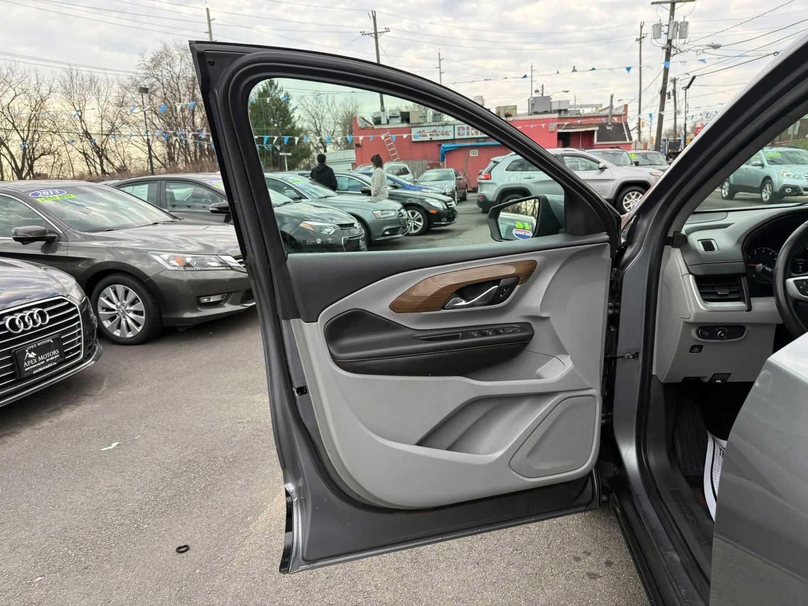 Used 2018 GMC Terrain SLE image 18